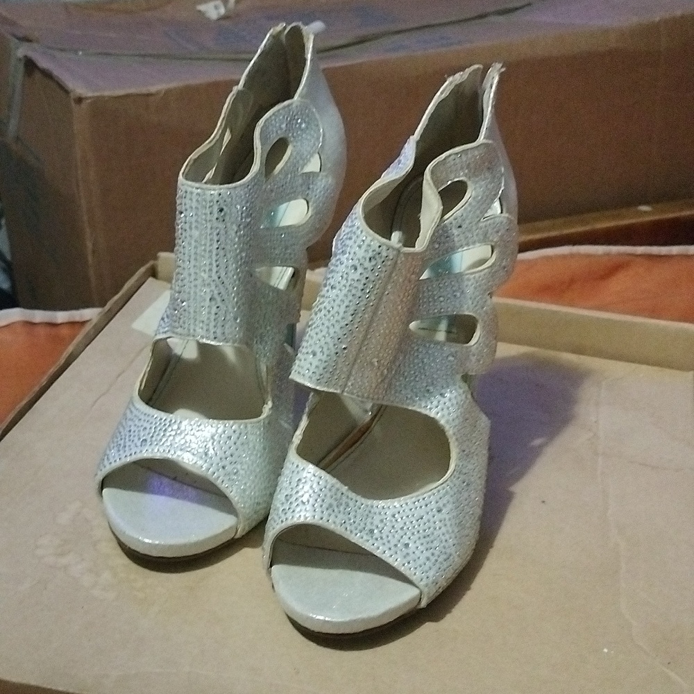 Cream open toe heels